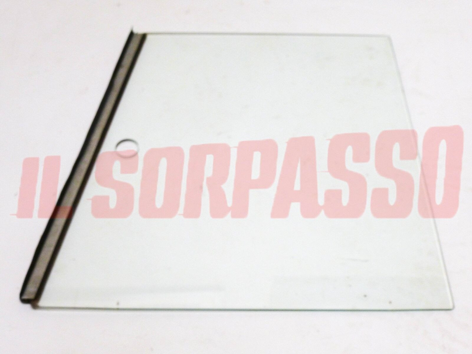 VETRO SCORREVOLE PORTA DESTRA O SINISTRA CON FORO E GUIDA  FIAT 682 N CAMION 