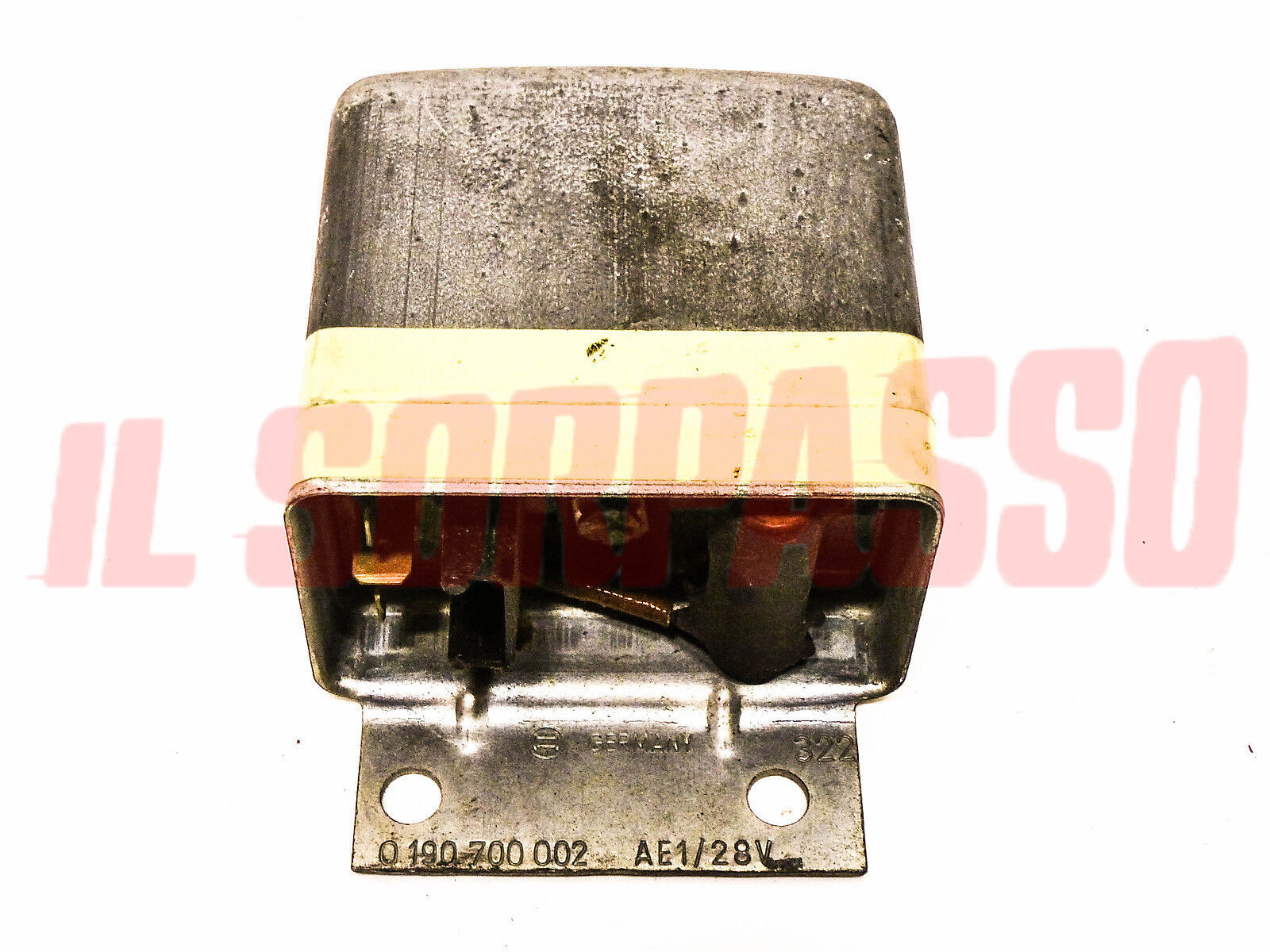 REGOLATORE TENSIONE FIAT TRATTORI VARI BOSCH 0190700002   28V ORIGINALE