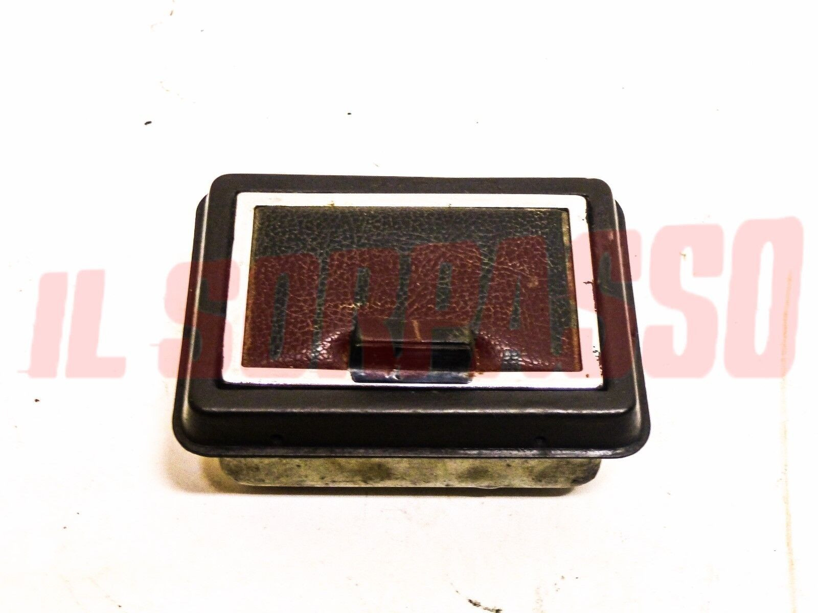 POSACENERE ORIZZONTALE SU TUNNEL CENTRALE  FIAT 124 COUPE - SPIDER ORIGINALE