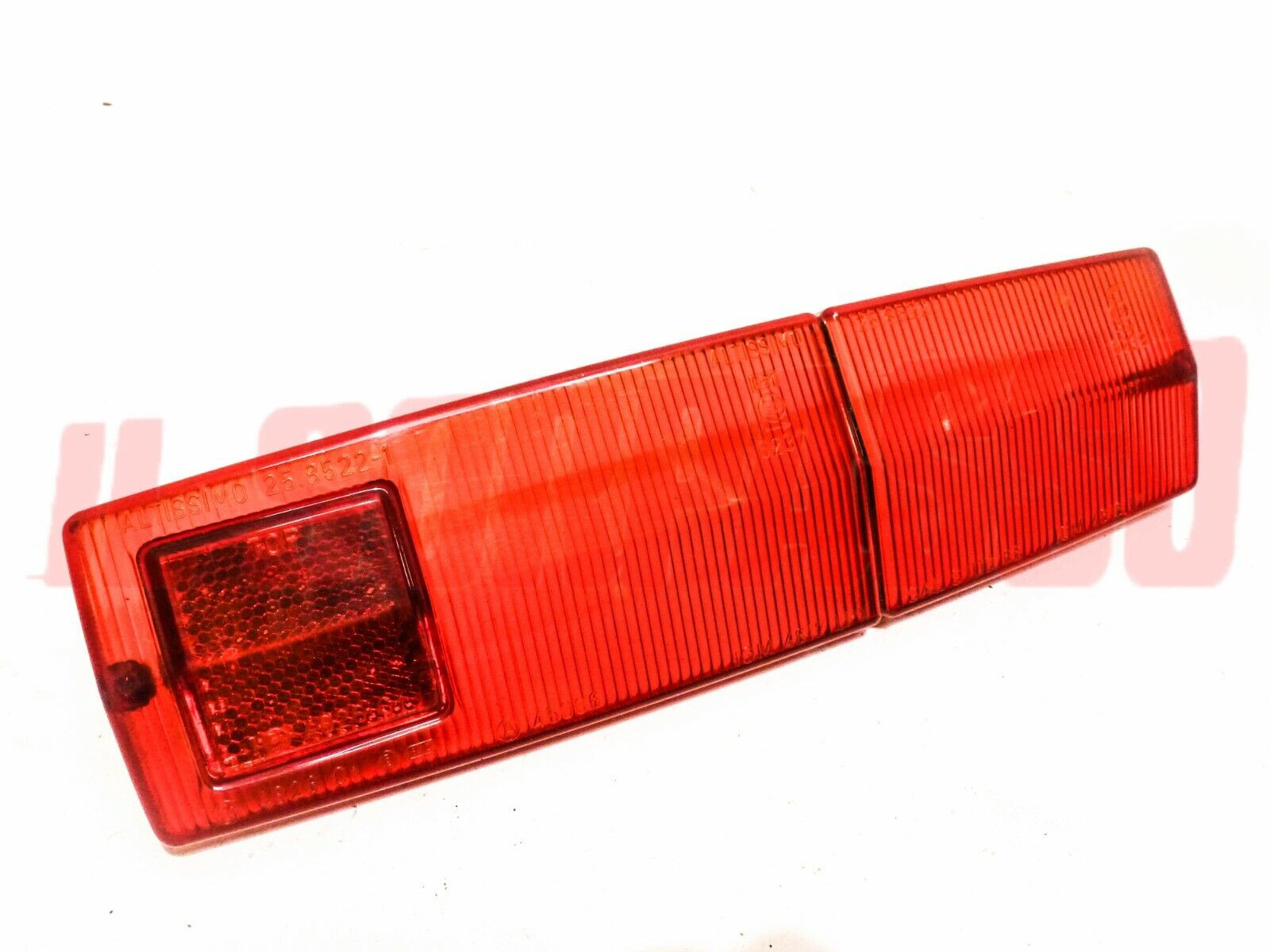 PLASTICA FANALE POSTERIORE DESTRO FIAT 124 SPIDER 1400 cc ALTISSIMO ESPORTAZIONE