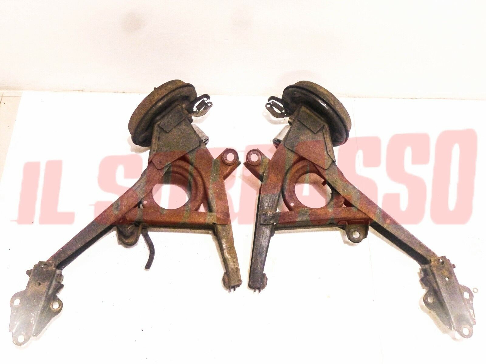 TRAPEZI SOSPENSIONI POSTERIORI + STAFFE FIAT 850 COUPE - SPIDER ORIGINALI 