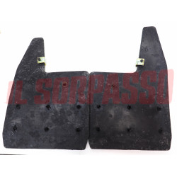 PARASPRUZZI PARAFANGHI POSTERIORI STEMMA LANCIA THEMA + FERRARI ORIGINALI